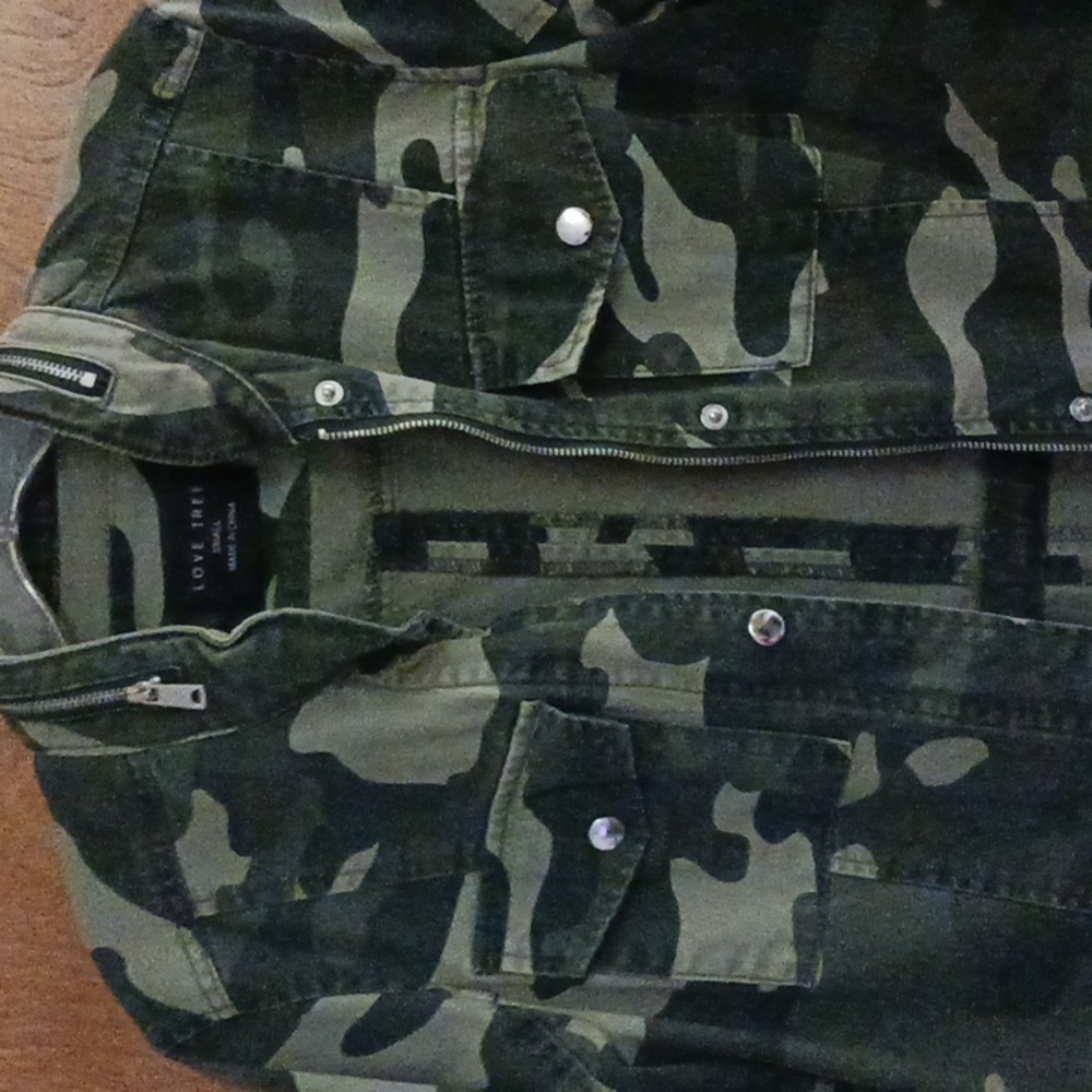 Lady's camo jacket